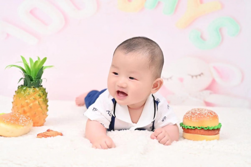 沧州宝宝在妈妈肚子里